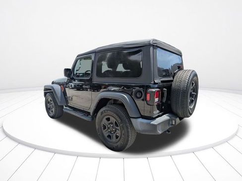 Used 2022 Jeep Wrangler Sport AWD/4WD image 6