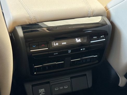 Certified 2026 Acura MDX FWD image 17