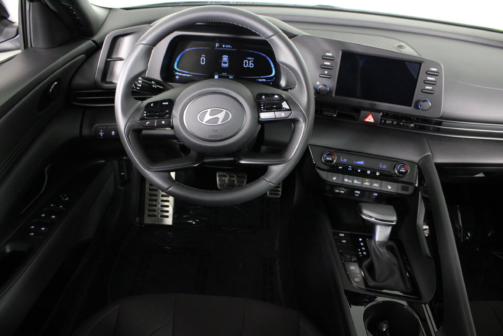 Certified 2026 Hyundai Elantra SEL Sport Premium FWD image 8