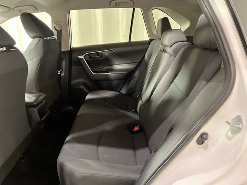 Used 2021 Toyota RAV4 LE image 24