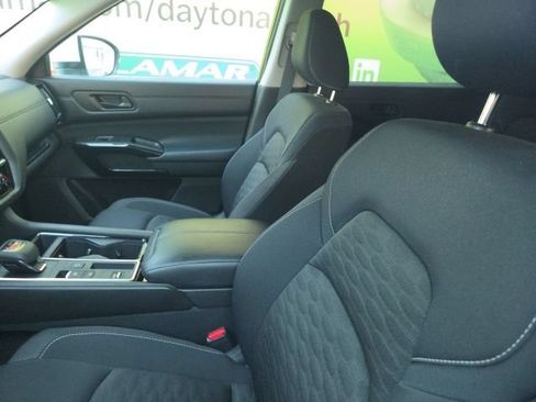 Used 2024 Nissan Pathfinder SV FWD image 15