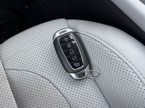 Used 2021 Hyundai Elantra Limited FWD image 31