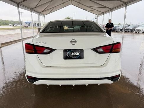 Used 2019 Nissan Altima 2.5 S FWD image 5