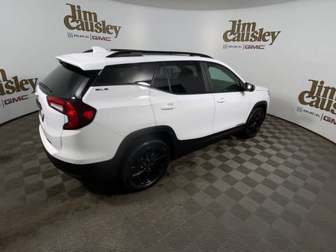 Used 2023 GMC Terrain SLE w/ Driver Convenience Package image 8