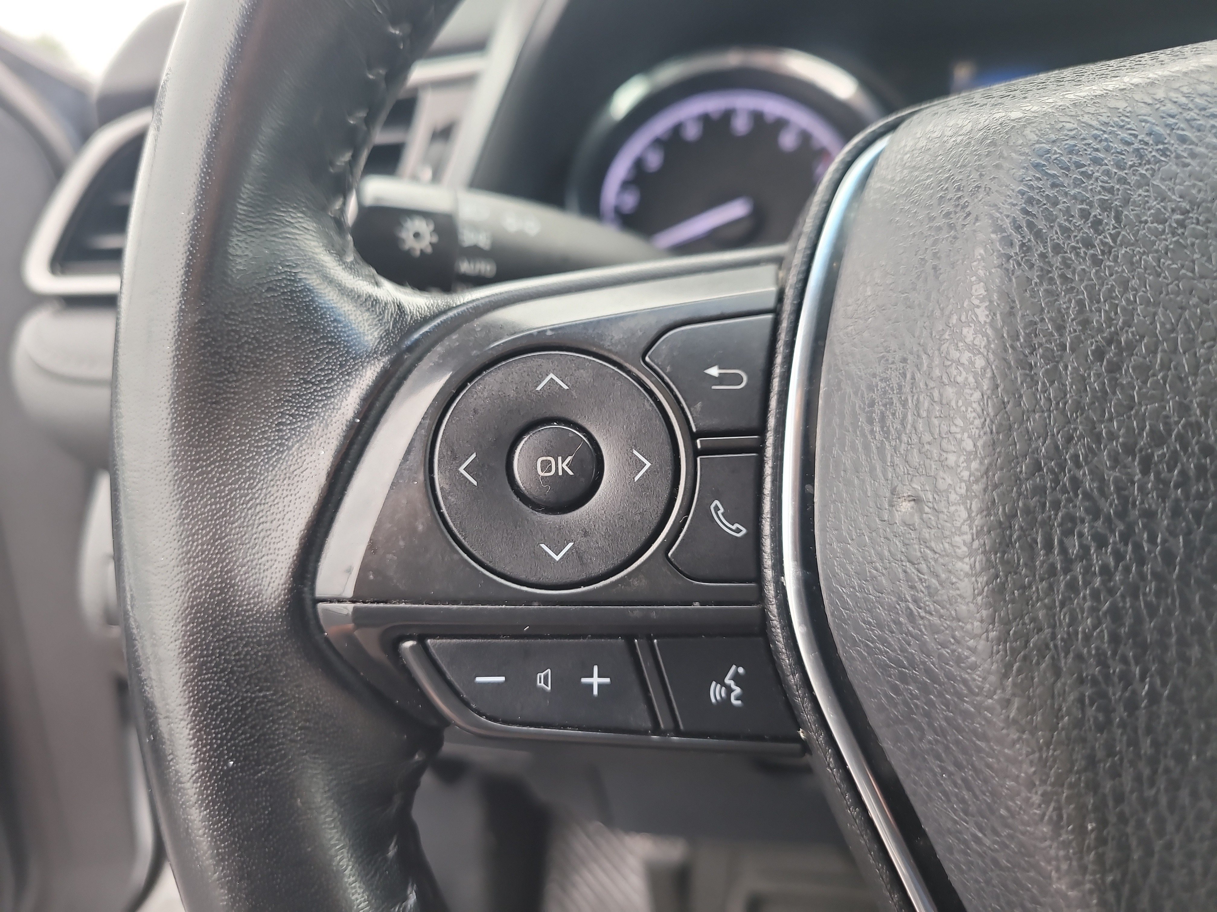 Used 2019 Toyota Camry SE FWD image 26