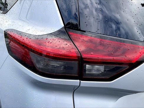 Certified 2021 Nissan Rogue SV FWD image 30