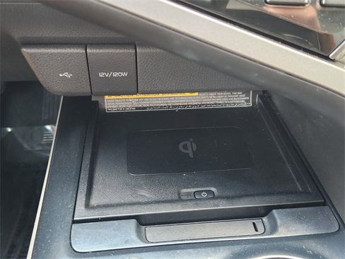 Used 2020 Toyota Camry SE w/ Sunroof Package FWD image 22
