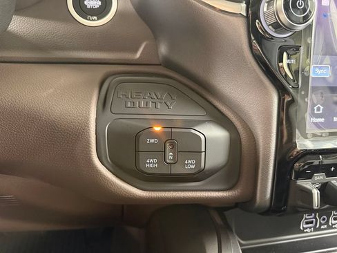New 2027 RAM 2500 Laramie AWD/4WD image 17