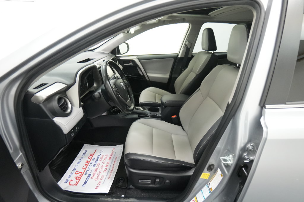 Used 2018 Toyota RAV4 Limited AWD/4WD image 16