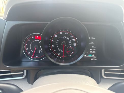 Used 2021 Hyundai Elantra SE FWD image 18