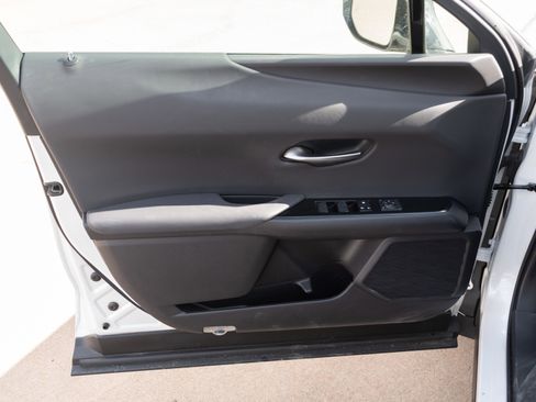 Used 2024 Lexus UX 250h AWD w/ Premium Package image 10