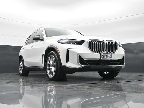 Used 2025 BMW X5 xDrive50e w/ Executive Package AWD/4WD image 27