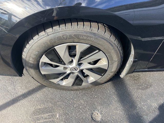 Used 2024 Nissan Altima 2.5 S FWD image 9