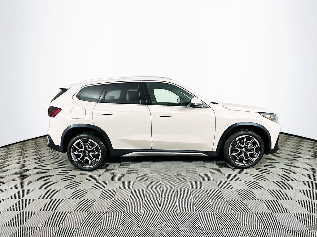 Used 2026 BMW X1 xDrive28i w/ Technology Package AWD/4WD image 9
