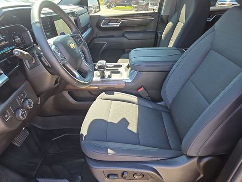 Used 2025 Chevrolet Silverado 1500 LT RWD image 19