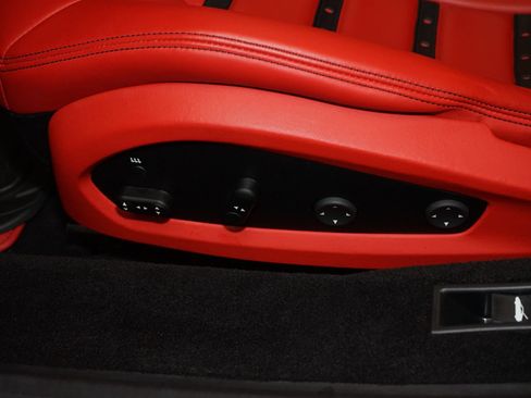 Used 2021 Ferrari F8 Tributo RWD image 25