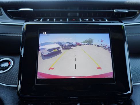 Used 2024 Jeep Grand Cherokee Altitude AWD/4WD image 15