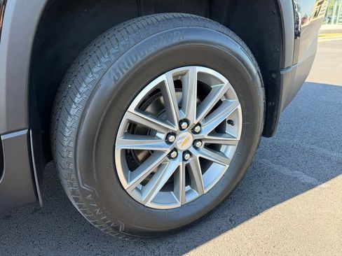 Used 2024 Chevrolet Traverse LT w/ LPO, Floor Liner Package FWD image 31