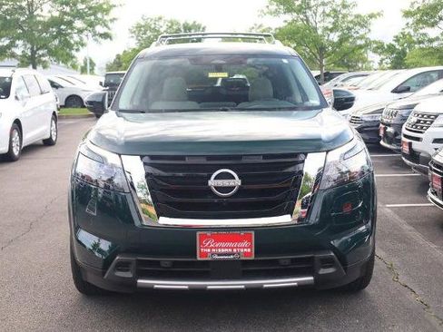 Certified 2025 Nissan Pathfinder SL w/ SL Premium Package FWD image 4