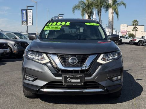 Used 2018 Nissan Rogue SL w/ Premium Package image 3
