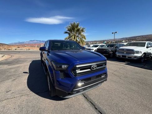 Used 2025 Toyota Tacoma SR5 image 7