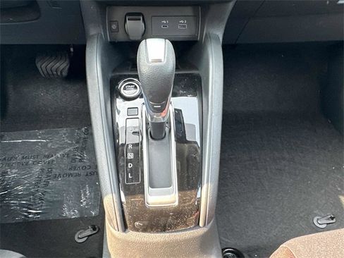 New 2025 Nissan Versa SR w/ Trunk Package image 14