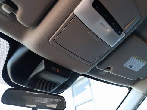 Used 2023 Nissan Rogue S image 36