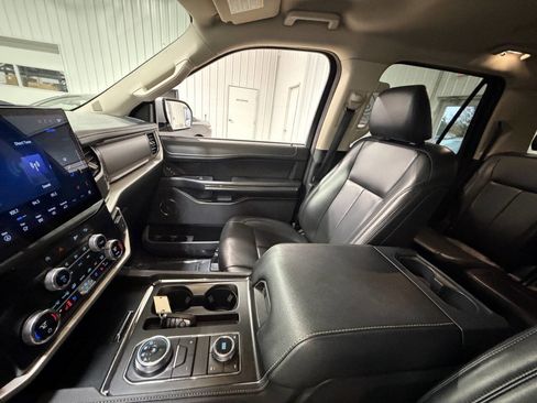 Used 2024 Ford Expedition Max XLT image 31