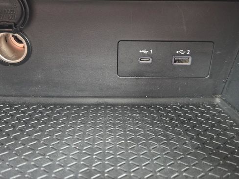 Used 2022 Nissan Pathfinder SV image 36