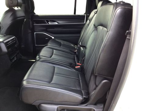Used 2024 Jeep Wagoneer Series II AWD/4WD image 10