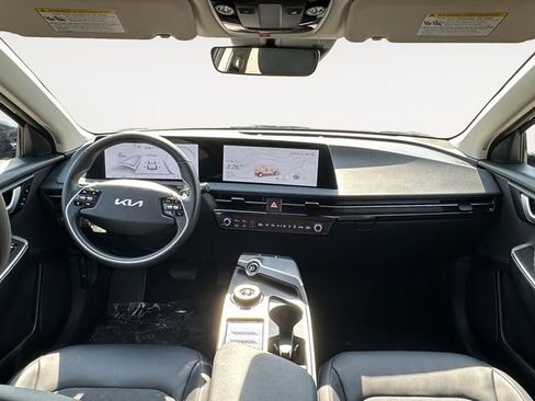 Used 2024 Kia EV6 Light image 10
