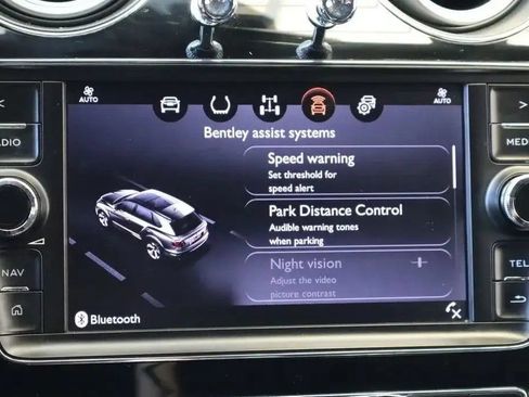 Used 2017 Bentley Bentayga AWD/4WD image 26
