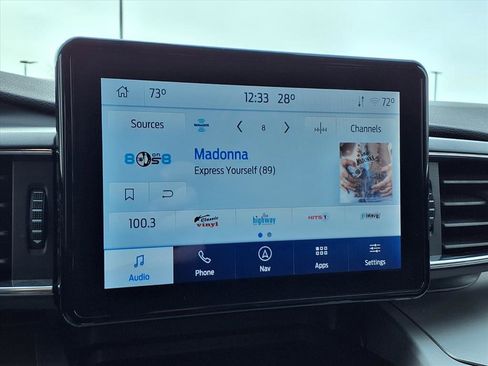 Used 2022 Ford Explorer XLT w/ Equipment Group 202A image 7