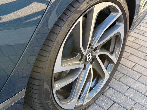 Used 2025 Bentley Flying Spur Plug-In Hybrid AWD/4WD image 61