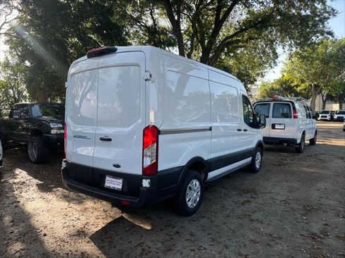 Used 2022 Ford E-Transit CARGO VAN image 7