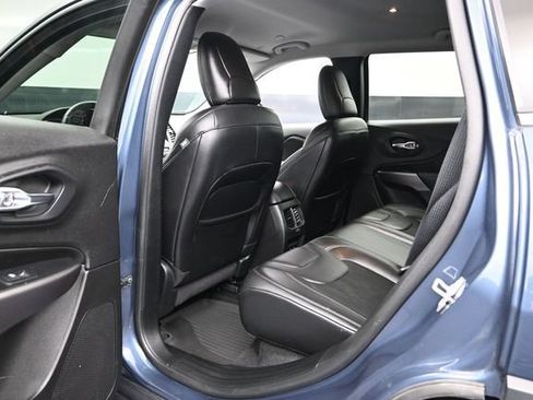 Used 2020 Jeep Cherokee Latitude Plus w/ Cold Weather Group AWD/4WD image 20
