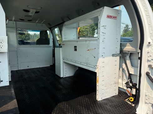 Used 2011 Ford E-350 and Econoline 350 XL w/ Interior Upgrade Pkg RWD image 9