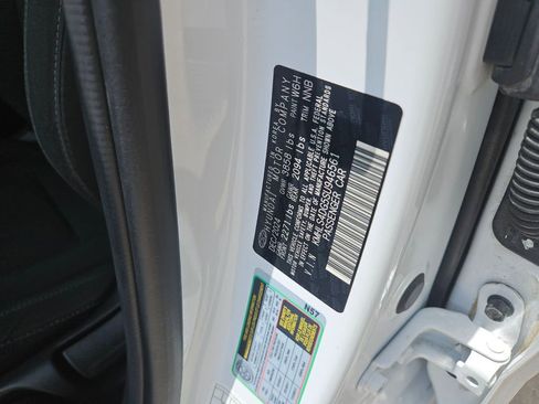 Used 2025 Hyundai Elantra SEL FWD image 29