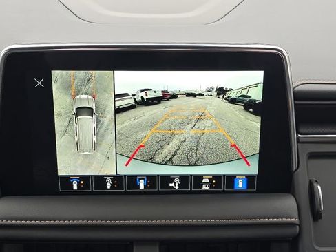 Used 2023 GMC Yukon AT4 w/ Technology Package image 41