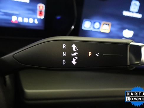 Used 2025 Chevrolet Traverse LT image 30