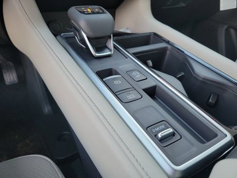 New 2026 Nissan Pathfinder SL image 19