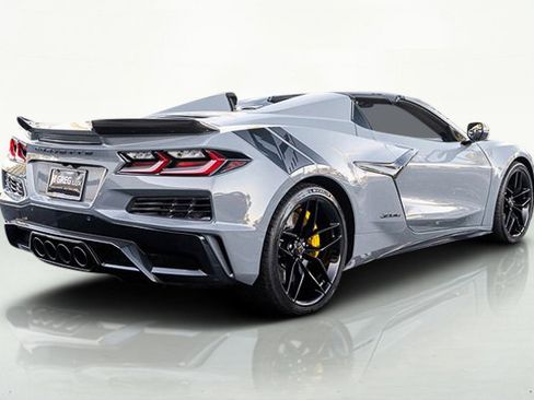 Used 2025 Chevrolet Corvette Z06 image 11