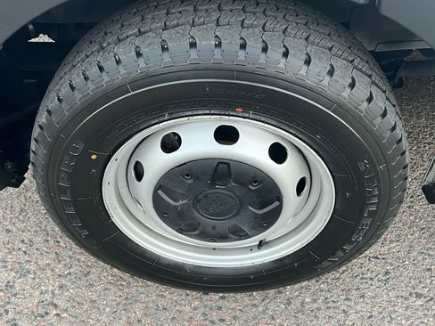 Used 2020 Ford Transit 250 Low Roof image 9