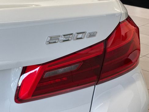 Used 2018 BMW 530e xDrive image 26