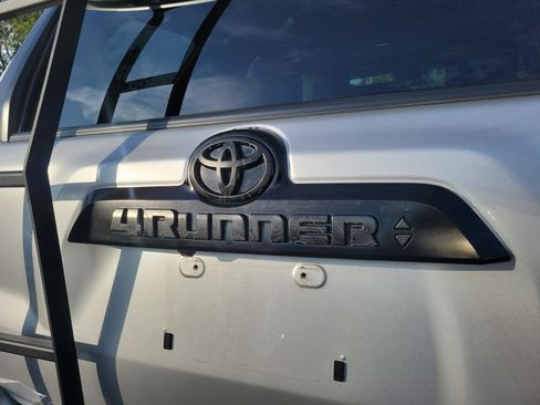 Used 2020 Toyota 4Runner TRD Off-Road Premium w/ Moonroof Package AWD/4WD image 21