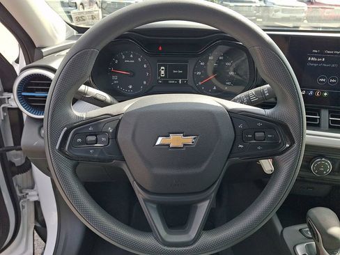 Certified 2024 Chevrolet Trax LS FWD image 19