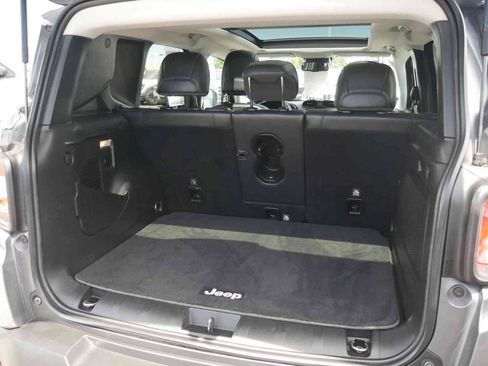 Certified 2022 Jeep Renegade Limited w/ Sun, Sound & Wheels Group AWD/4WD image 9