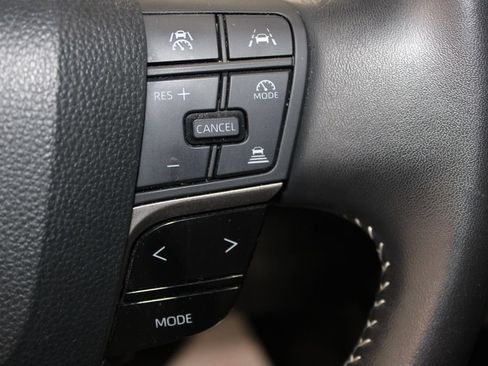Used 2025 Toyota Camry SE FWD image 28