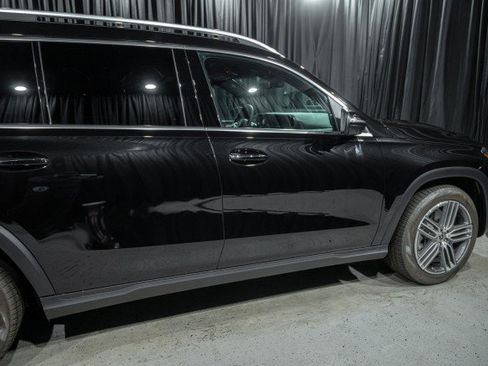Certified 2026 Mercedes-Benz GLS 450 4MATIC image 4