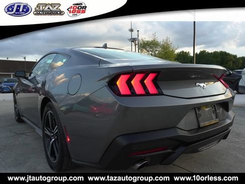 Used 2025 Ford Mustang Coupe RWD image 8